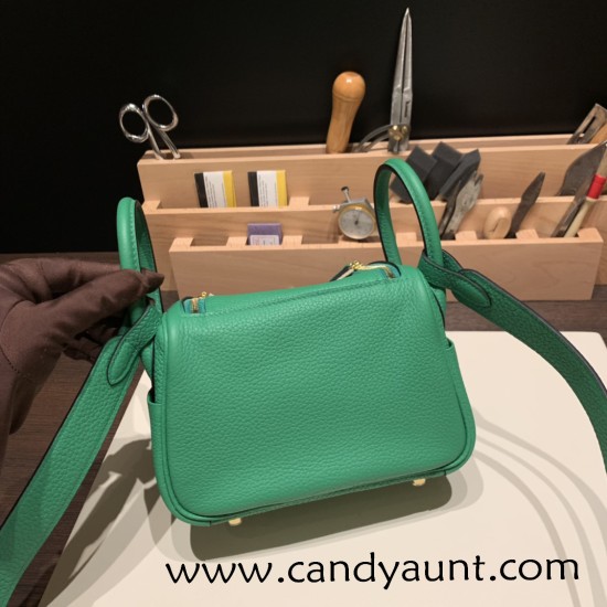 Hermes Mini Lindy Clemence 1K /Bambou Gold Hardware 095 Hermes Mini Lindy Clemence 1K /Bambou Gold Hardware 095