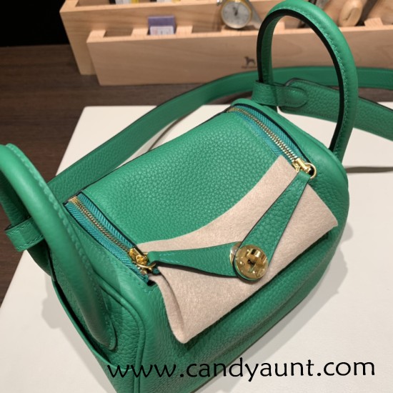 Hermes Mini Lindy Clemence 1K /Bambou Gold Hardware 095 Hermes Mini Lindy Clemence 1K /Bambou Gold Hardware 095
