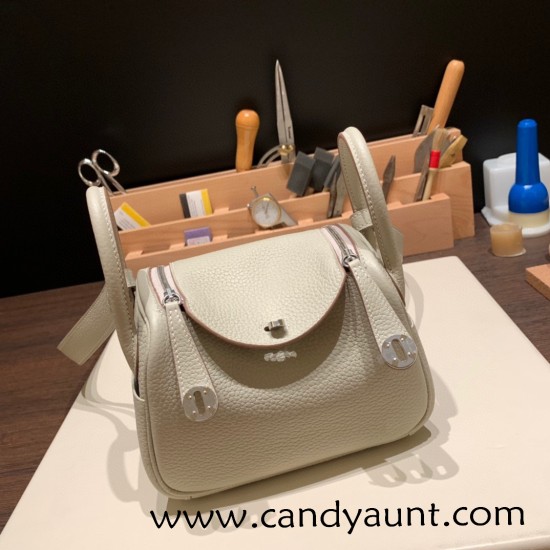 Hermes Mini Lindy Clemence 80 / Pearl Grey Silver Hardware 109 Hermes Mini Lindy Clemence 80 / Pearl Grey Silver Hardware 109