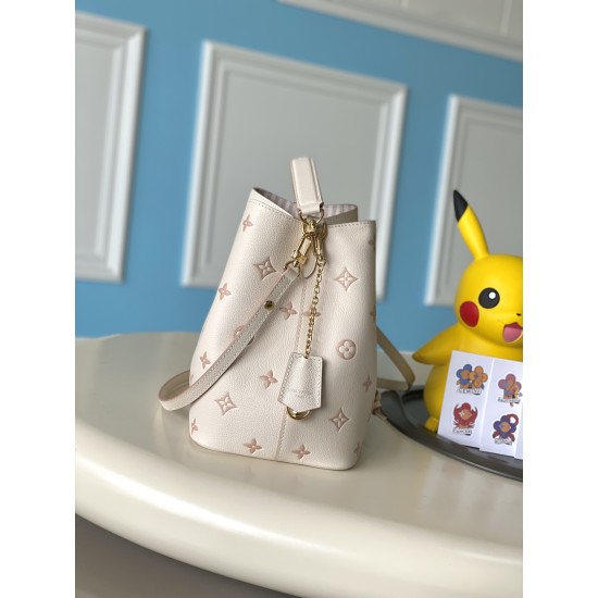 【フランス 163C01 チップ】NeoNoé ミドルサイズハンドバッグ M14401|Monogram Empreinte レザー|チェーンアクセント|十二星座ステッカー付き 26x26 x 17.5cm 【フランス 163C01 チップ】NeoNoé ミドルサイズハンドバッグ M14401|Monogram Empreinte レザー|チェーンアクセント|十二星座ステッカー付き 26x26 x 17.5cm