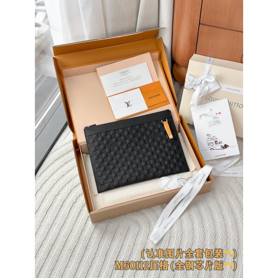 【M60112】Monogram Shadow エンボス格子 パーソナライズドカスタム Pochette To-Go|エレガントデザイン|大容量収納 34×25×12cm 【M60112】Monogram Shadow エンボス格子 パーソナライズドカスタム Pochette To-Go|エレガントデザイン|大容量収納 34×25×12cm