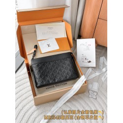 【M82545】ニューエンボス A 級全鋼 パーソナライズド Pochette Voyage Souple｜Monogram Shadow 小牛皮｜柔軟アーキングライン 30×21×7.5cm