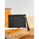 【M81569】ブラックモノグラム A 級全鋼 パーソナライズドカスタム Pochette To-Go|Monogram Eclipse ブラックキャンバス|ハンドポケット新進化 30×21.5×1cm 【M81569】ブラックモノグラム A 級全鋼 パーソナライズドカスタム Pochette To-Go|Monogram Eclipse ブラックキャンバス|ハンドポケット新進化 30×21.5×1cm