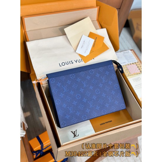 M30423 ブルーモノグラム A 級全鋼️ パーソナライズドカスタム Pochette Voyage MM トラベルポーチ|Taïga 皮革 ×Monogram Eclipse キャンバス|ストラクチャードデザイン 27×21×6cm M30423 ブルーモノグラム A 級全鋼️ パーソナライズドカスタム Pochette Voyage MM トラベルポーチ|Taïga 皮革 ×Monogram Eclipse キャンバス|ストラクチャードデザイン 27×21×6cm