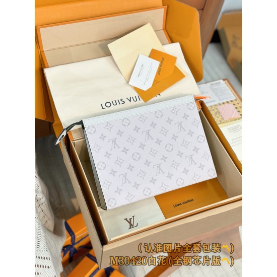 M30423 ホワイトモノグラム A 級全鋼 パーソナライズドカスタム Pochette Voyage MM トラベルポーチ|Taïga 皮革 ×Monogram Eclipse キャンバス|スタイリッシュ多用途 27×21×6cm M30423 ホワイトモノグラム A 級全鋼 パーソナライズドカスタム Pochette Voyage MM トラベルポーチ|Taïga 皮革 ×Monogram Eclipse キャンバス|スタイリッシュ多用途 27×21×6cm