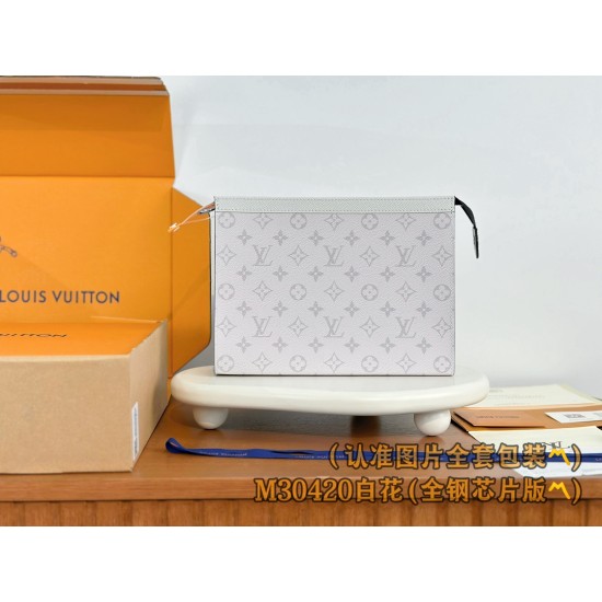 M30423 ホワイトモノグラム A 級全鋼 パーソナライズドカスタム Pochette Voyage MM トラベルポーチ|Taïga 皮革 ×Monogram Eclipse キャンバス|スタイリッシュ多用途 27×21×6cm M30423 ホワイトモノグラム A 級全鋼 パーソナライズドカスタム Pochette Voyage MM トラベルポーチ|Taïga 皮革 ×Monogram Eclipse キャンバス|スタイリッシュ多用途 27×21×6cm