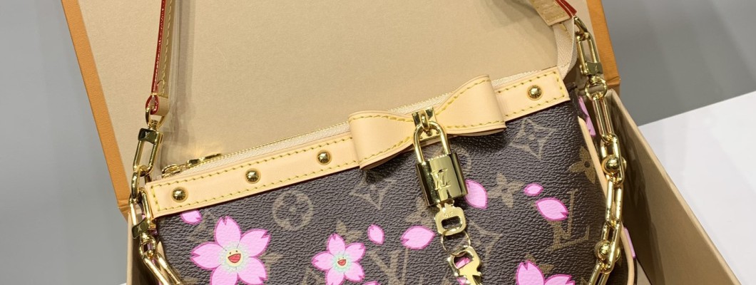 【話題のコラボレーション】M13666G 免税版 全鋼製 Louis Vuitton x 村上隆 リプリカ ポシェット アクセソワーズ ハンドバッグ 【話題のコラボレーション】M13666G 免税版 全鋼製 Louis Vuitton x 村上隆 リプリカ ポシェット アクセソワーズ ハンドバッグ