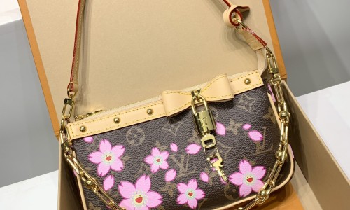 【話題のコラボレーション】M13666G 免税版 全鋼製 Louis Vuitton x 村上隆 リプリカ ポシェット アクセソワーズ ハンドバッグ