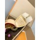 免税版 Louis Vuitton x 村上隆 Pochette Accessoires ハンドバッグ｜明るい桜柄と個性的なデザイン 13×4×22cm