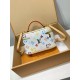 免税版 M13662G 全鋼製 Louis Vuitton x 村上隆 Vanity Pouch ハンドバッグ｜鮮やかな色彩でクラシックを再解釈 11.5×6.5×19cm