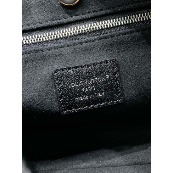 免税版 M12888G 全鋼製 CarryAll BB ハンドバッグ｜クリーンライン × 光沢メタルチェーンのエレガンス 17×10×26cm
