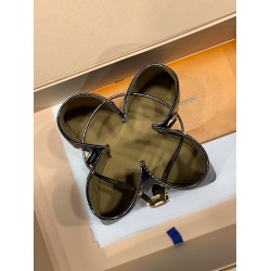 全鋼製 M13843G Bloom ハンドバッグ｜滑らかな牛革 ×Monogram の個性的なデザイン 21×16×21cm