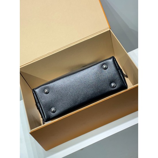 免税版 M24860G 全鋼製 CarryAll BB ハンドバッグ｜柔らかい羊革 × ファッショナブルなシワ加工のデザイン 17×10×26cm