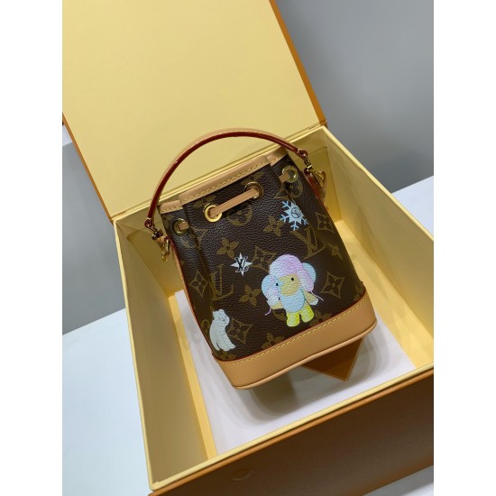 免税版 M12221G 全鋼製 Nano Noé ハンドバッグ|Snow Show バージョンで楽しむ Vivienne のファンタジック世界 16×10×13cm 免税版 M12221G 全鋼製 Nano Noé ハンドバッグ|Snow Show バージョンで楽しむ Vivienne のファンタジック世界 16×10×13cm