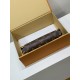 全鋼製 M13147G Slim Trunk ハンドバッグ|2025 Cruise 早春ショーで輝くトランクシリーズ新進軍 23×12×4cm 全鋼製 M13147G Slim Trunk ハンドバッグ|2025 Cruise 早春ショーで輝くトランクシリーズ新進軍 23×12×4cm