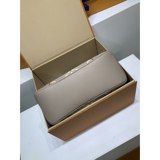 免税版 M13224G 全鋼製 今季の Boulog ハンドバッグ｜Monogram Embossed レザーで奏でる使いやすさと高級感 29×9.5×16cm
