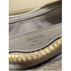免税版 M13224G 全鋼製 今季の Boulog ハンドバッグ｜Monogram Embossed レザーで奏でる使いやすさと高級感 29×9.5×16cm