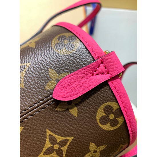 今季の Neverfull Bandoulière Inside Out BB ハンドバッグ｜デュアルフェイスで奏でるクラシックの革新 24×14×9cm