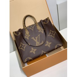 全鋼 46823G OnTheGo Voyage トートバッグ｜Giant Monogram×Monogram Reverse デュアルキャンバス、変形機能と LV Horizon 連携で移動に最適 43×33×18.5cm