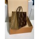 全鋼 46823G OnTheGo Voyage トートバッグ|Giant Monogram×Monogram Reverse デュアルキャンバス、変形機能と LV Horizon 連携で移動に最適 43×33×18.5cm 全鋼 46823G OnTheGo Voyage トートバッグ|Giant Monogram×Monogram Reverse デュアルキャンバス、変形機能と LV Horizon 連携で移動に最適 43×33×18.5cm
