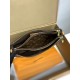 全鋼 M83008 Liv Poch ette｜Monogram キャンバス × 金色チェーン × 天然牛革、ダブルファスナーでセキュアなスタイリッシュバッグ​ 24.4×13.5×6.6cm