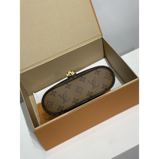 M47125G Vanity Chain Pouch ハンドバッグ|クラシック化粧ケースインスピレーション ×Monogram キャンバス、LV 刻印ロックで個性的な逸品 19×11.5×6.5cm M47125G Vanity Chain Pouch ハンドバッグ|クラシック化粧ケースインスピレーション ×Monogram キャンバス、LV 刻印ロックで個性的な逸品 19×11.5×6.5cm