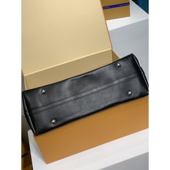全鋼 M25143G CarryAll Dark ミドルハンドバッグ｜2024 年春夏コレクション × 柔らかい羊革、メタルパーツとシワ模様で魅力的な大容量バッグ​ 39×30×15cm