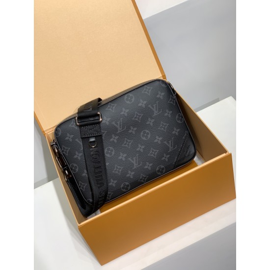 全鋼 M69443G Trio ポストマンバッグ｜Monogram Eclipse キャンバス × モノトーングレー柄、着脱ポーチとコインケースで実用性抜群​ 25×18.5×7cm