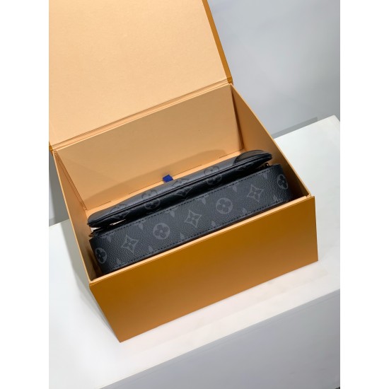 全鋼 M69443G Trio ポストマンバッグ｜Monogram Eclipse キャンバス × モノトーングレー柄、着脱ポーチとコインケースで実用性抜群​ 25×18.5×7cm