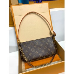 全鋼 M82766 Monogram キャンバス Pochette Accessoires｜着脱式レザーストラップ × ゴールドチェーン、収納力抜群のコンパクトバッグ​ 23.5×13.5×4cm