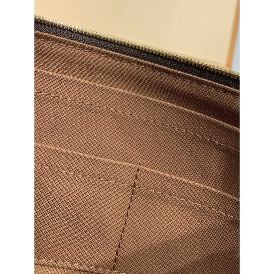 全鋼 M82766 Monogram キャンバス Pochette Accessoires|着脱式レザーストラップ × ゴールドチェーン、収納力抜群のコンパクトバッグ 23.5×13.5×4cm 全鋼 M82766 Monogram キャンバス Pochette Accessoires|着脱式レザーストラップ × ゴールドチェーン、収納力抜群のコンパクトバッグ 23.5×13.5×4cm