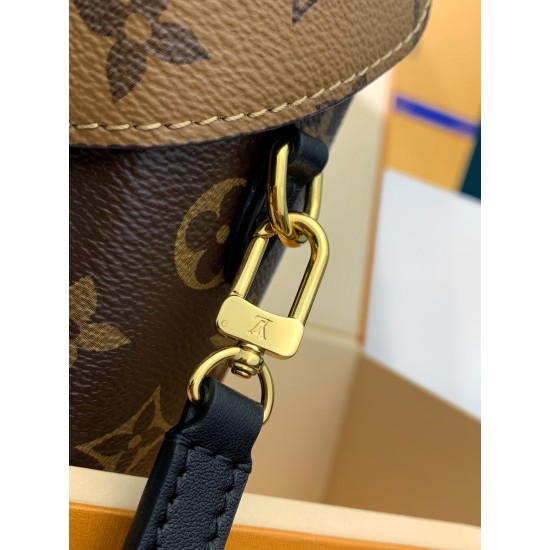 全鋼 M82465G Camera Box ハンドバッグ｜Monogram×Monogram Reverse キャンバス、Petite Malle ディテール融合で個性的なモダンバッグ​ 12.5×17.6×6cm