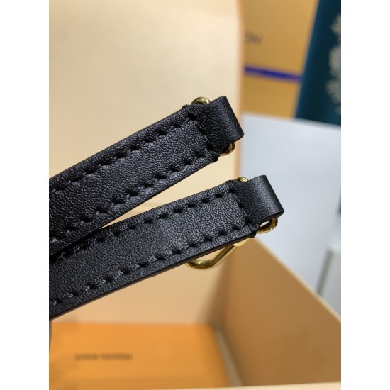 全鋼 M82465G Camera Box ハンドバッグ｜Monogram×Monogram Reverse キャンバス、Petite Malle ディテール融合で個性的なモダンバッグ​ 12.5×17.6×6cm
