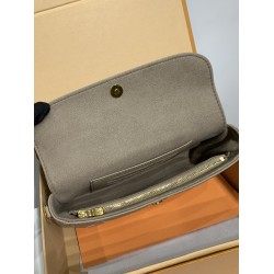 M82211 グレーブラウン Wallet on Chain Ivy ハンドバッグ｜Monogram Empreinte 圧紋レザー ×3way 背負け、収納性抜群のファッションと実用両立の逸品​ 23.5×12×4.3cm