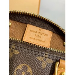 M81085 全鋼免税版 Nano Speedy ハンドバッグ｜Speedy ミニチュア ×Monogram キャンバス、多様スタイリングと収納力でクラシックとモダンを兼備​ 16×10×7.5cm