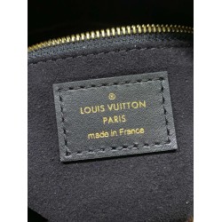 M45571 Petite Malle Souple ハンドバッグ｜Monogram キャンバスと伝統工芸の融合で生まれた個性的な逸品 20×14×7.5cm