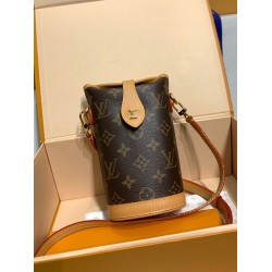 M80874 Fold Me ハンドクラッチ｜Monogram キャンバスと折りたたみデザインで魅せるヴィンテージな実用的な逸品 14.5×18×6.5cm