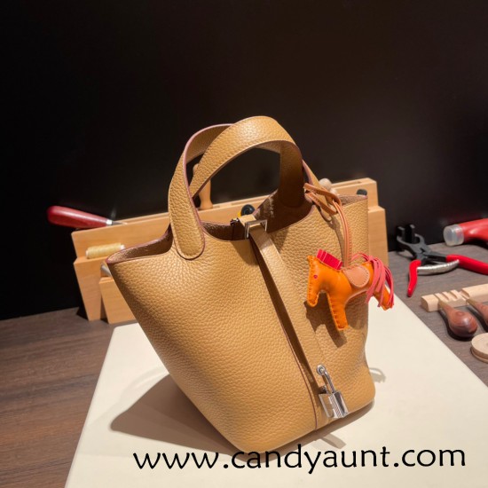 Hermes Picotin cargo Clemence 18cm 4B /Biscuit Silver Hardware Hermes Picotin cargo Clemence 18cm 4B /Biscuit Silver Hardware