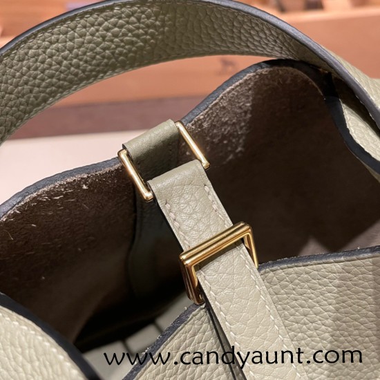 Hermes Picotin Clemence 18cm Q1/ Sauge Gold Hardware Hermes Picotin Clemence 18cm Q1/ Sauge Gold Hardware