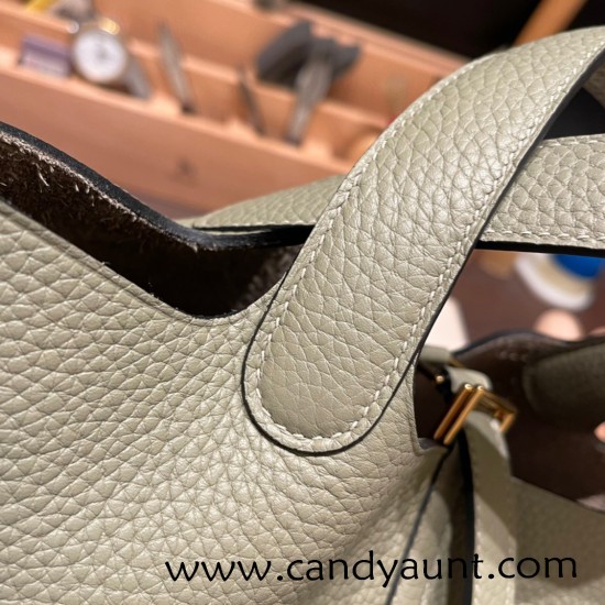 Hermes Picotin Clemence 18cm Q1/ Sauge Gold Hardware Hermes Picotin Clemence 18cm Q1/ Sauge Gold Hardware