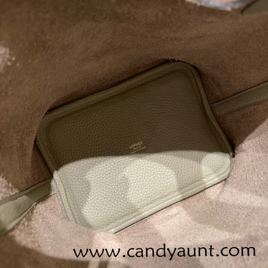 Hermes Picotin Clemence 18cm Q1/ Sauge Gold Hardware Hermes Picotin Clemence 18cm Q1/ Sauge Gold Hardware