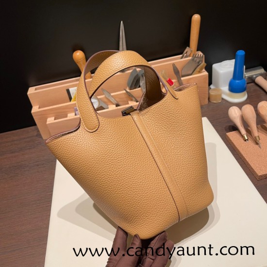 Hermes Picotin Clemence 18cm 4B /Biscuit Silver Hardware Hermes Picotin Clemence 18cm 4B /Biscuit Silver Hardware