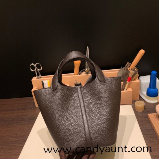 Hermes Picotin Clemence 18cm 46 /Ebene Gold Hardware Hermes Picotin Clemence 18cm 46 /Ebene Gold Hardware