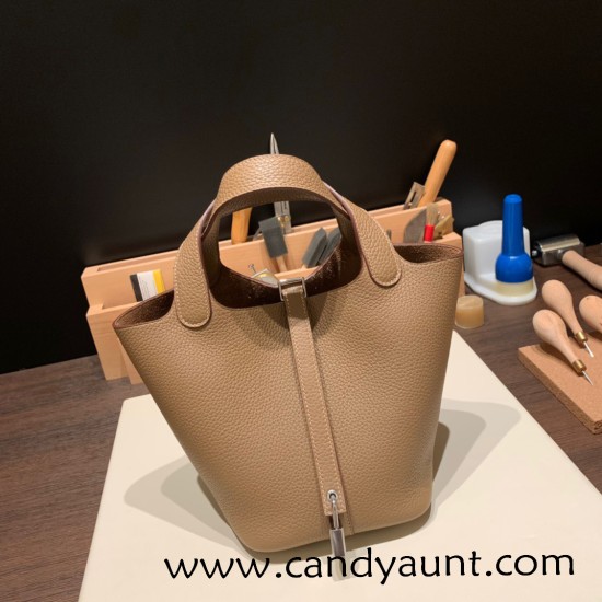 Hermes Picotin Clemence 18cm D0 /Beige de Weimar Silver Hardware Hermes Picotin Clemence 18cm D0 /Beige de Weimar Silver Hardware