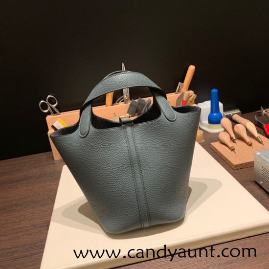 Hermes Picotin Clemence 18cm Y7/ Blue Orage Gold Hardware Hermes Picotin Clemence 18cm Y7/ Blue Orage Gold Hardware