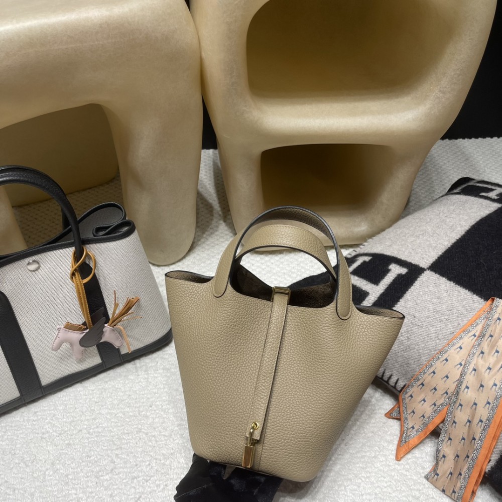 Picotin Lock 18/PM Taurillon Clemence (TC) 8Q Beige Marfa (Latest Color of 2023 AW Collection!) Gold Hardware Fully Hand-Stitched