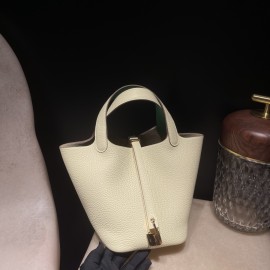 I8 Jaune Milton & U4/Vert Vertigo Gold Hardware Picotin Lock 18/PM Taurillon Clemence (TC)