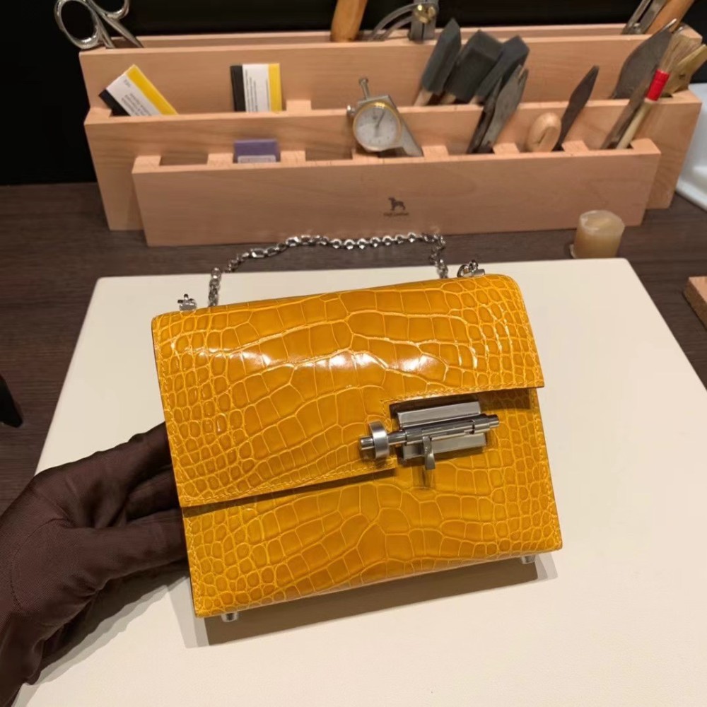 Hermès Plume 21 Crocodile 9D/Jaune Ambre Silver Hardware Verrou-015 Fully Hand-Stitched