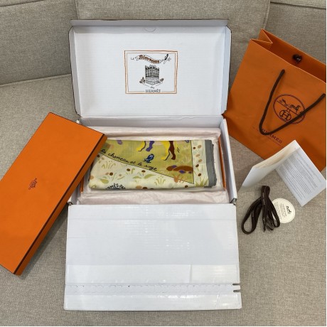 Hermes Hermès Aesop's Fables Collection 140 Shawl