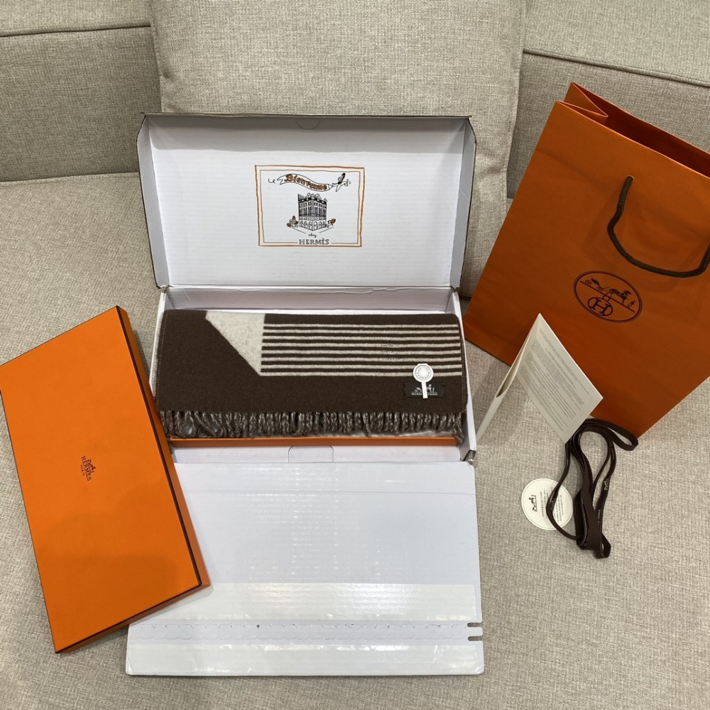 HERMES Hermès Casaque Sangle a Boucle Scarf